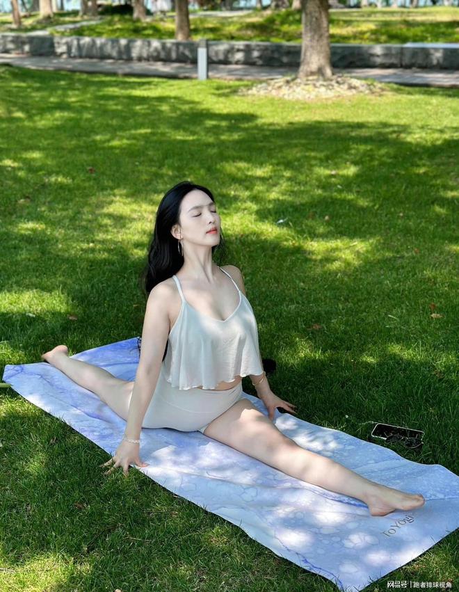 跑者跑马拉松不该上厕所开元棋牌危险行为！女(图2)