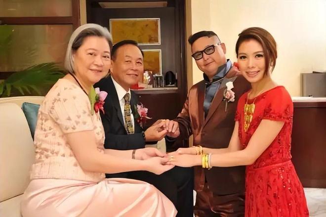 一天结婚十年后两位癌逝一位离婚开元棋牌app三个人十年前同(图19)