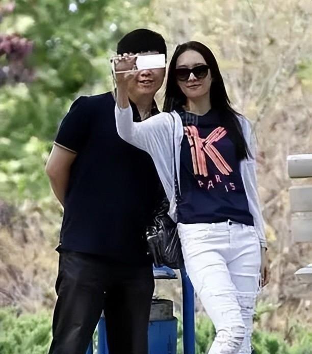 照曝光童瑶夫妻真实处境难怪她能走红开元棋牌网站嫁给富商6年！一张吸烟(图2)